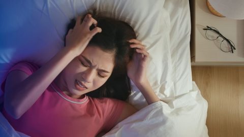 Phụ nữ mất ngủ: nguyên nhân và tác hại