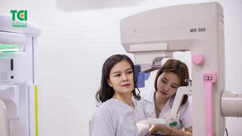 Chẩn đoán hình ảnh trong tầm soát ung thư vú là làm gì?
