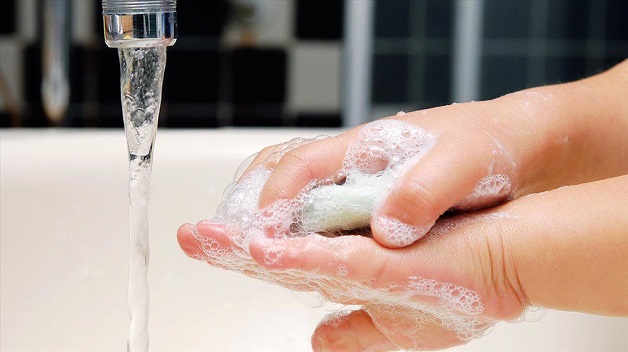 Luôn rửa tay sạch sẽ trước khi ăn