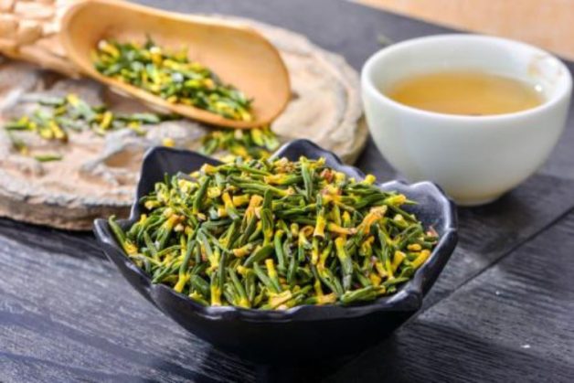 Trà tâm sen là cách chữa mất ngủ từ dân gian, giúp hỗ trợ ngủ ngon