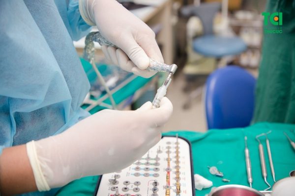 Cấy ghép Implant có nguy hiểm không còn phụ thuộc vào trình độ chuyên môn của bác sĩ, trang thiết bị thực hiện...