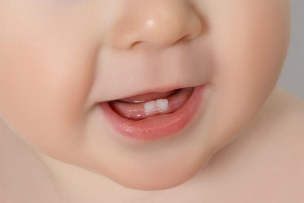 Thói quen vệ sinh răng miệng khoa học sẽ giúp bảo vệ và hỗ trợ quá trình mọc răng của trẻ trở nên dễ dàng hơn