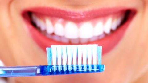 Cách chăm sóc răng sứ thẩm mỹ kéo dài tuổi thọ