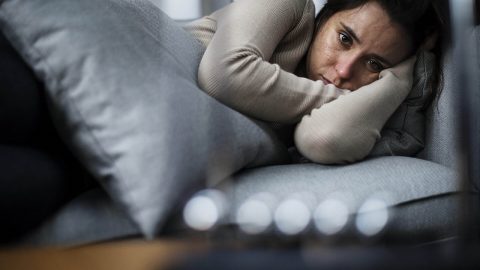 Mất ngủ là dấu hiệu của bệnh gì, tác hại ra sao?