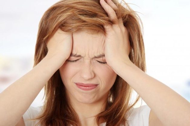Người bệnh có thể thấy đau ở một vị trí nhất định, đau nửa đầu hoặc đau cả đầu