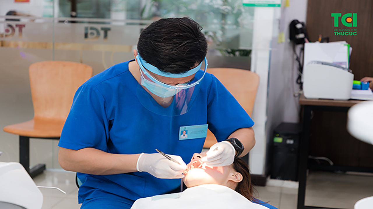Có những biện pháp điều trị nào để điều trị sâu răng?
