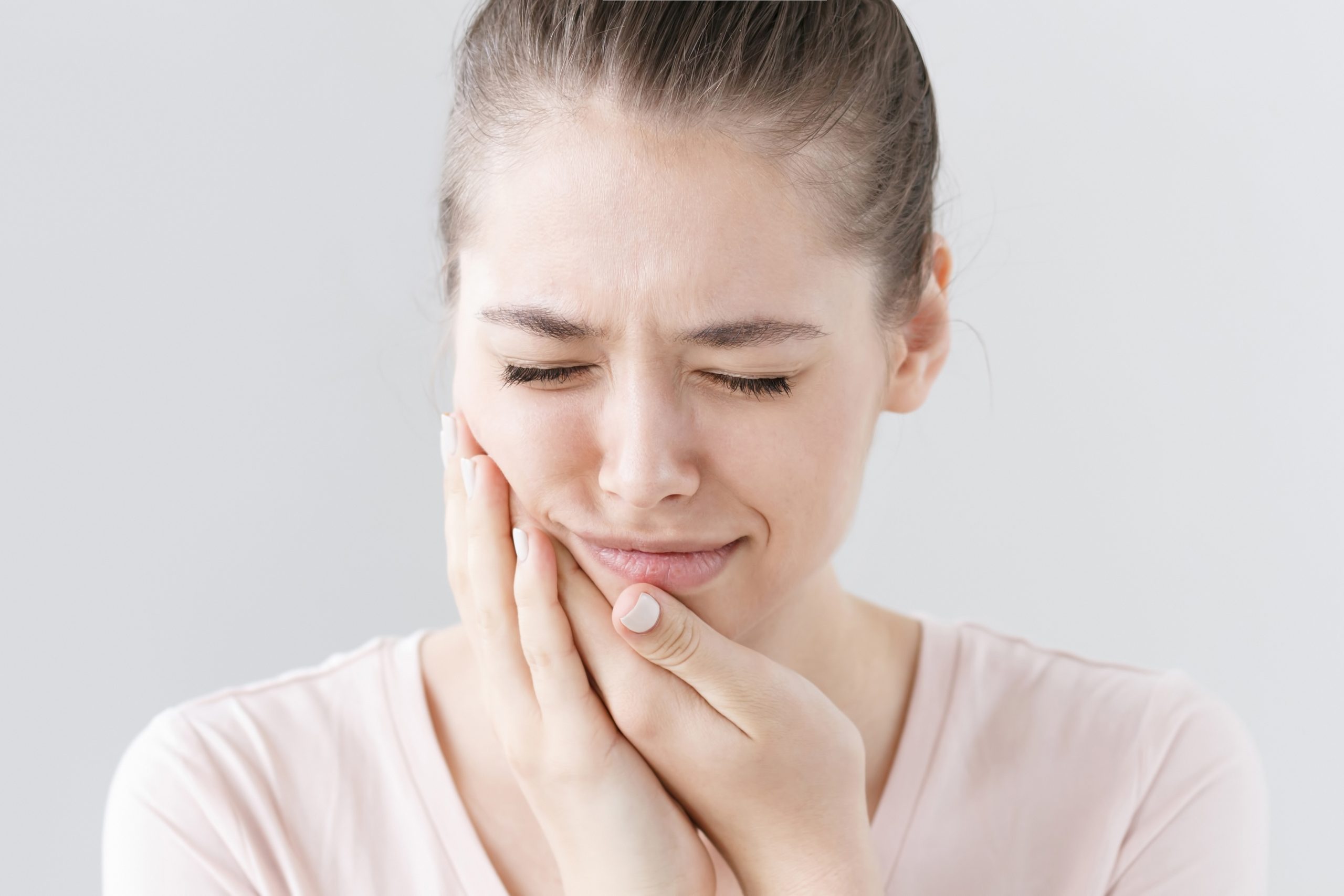 Sâu răng uống thuốc gì để giảm đau?
