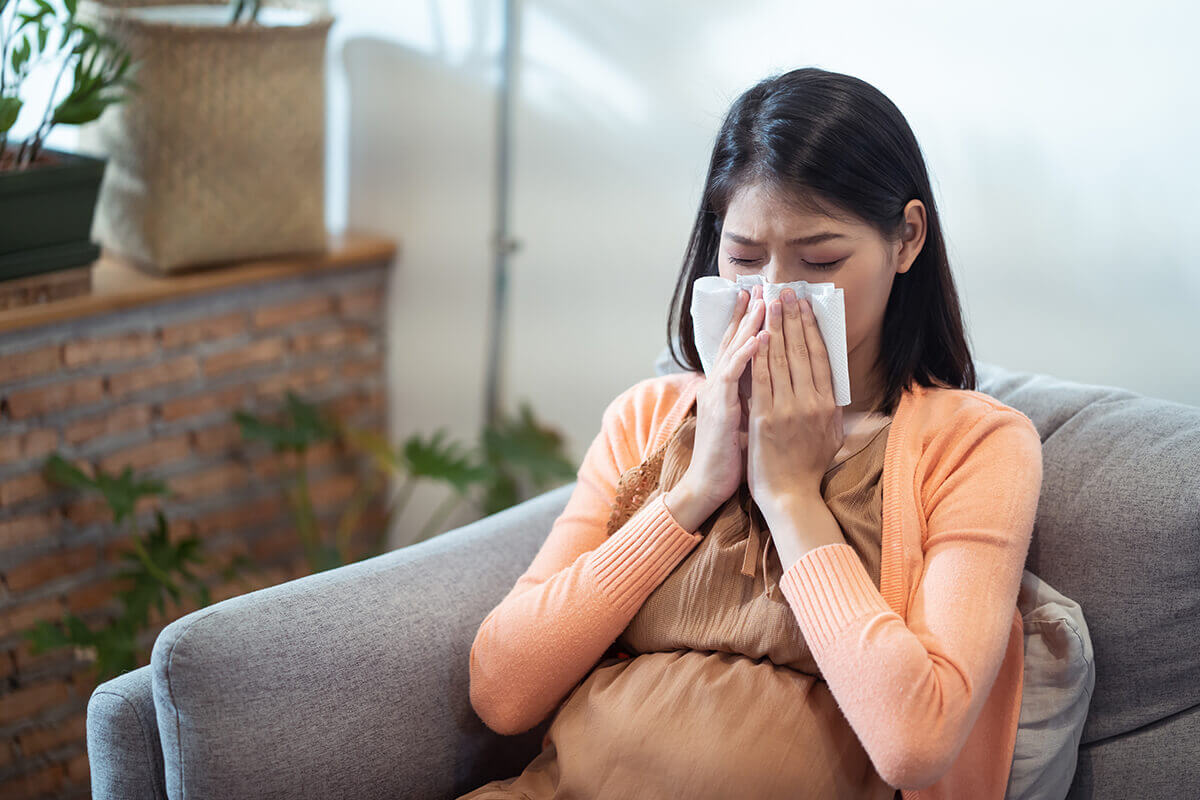 Thai phụ bị cúm trong thời kỳ mang thai có thể dẫn đến biến chứng dị tật thai nhi, sảy thai, thai lưu, sinh non,...