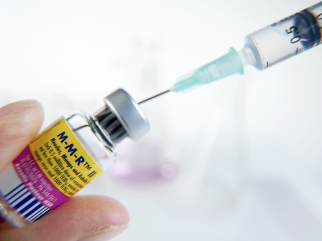 Tiêm vắc xin sởi quai bị rubella trước khi mang thai đóng vai trò quan trọng