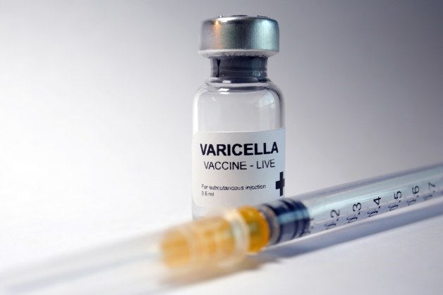 Tiêm vắc xin Varicella là một trong hai loại vắc xin phòng bệnh thủy đậu được sử dụng rộng rãi hiện nay.