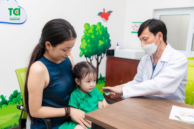 Tiêm vắc xin bạch hầu ho gà uốn ván - nên thông báo với bác sĩ trước khi tiêm chủng để được tư vấn.