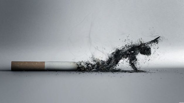 Hút thuốc lá làm tăng nguy cơ mắc bệnh hắc võng mạc trung tâm thanh dịch