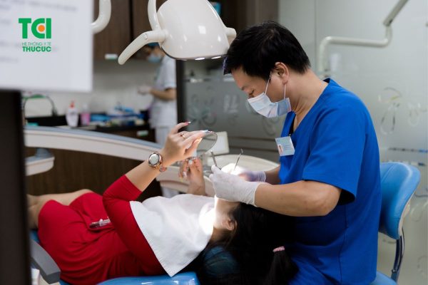 Khắc phục tinh trạng bong răng sứ bằng việc điều trị dứt điểm bệnh lý, bọc lại mão sứ mới chất lượng