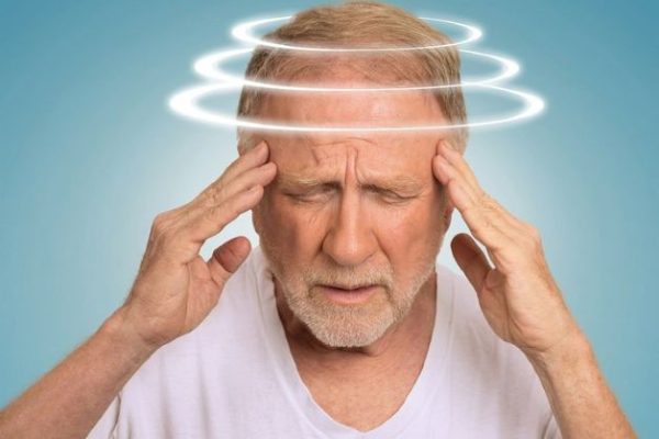 Những cơn đau đầu xuất hiện bất chợt với tần suất nhiều là dấu hiệu của bệnh đột quỵ.