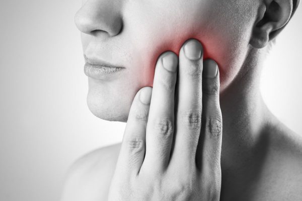 Khi nào nên nhổ răng khôn mọc ngầm phụ thuộc vào chỉ định của bác sĩ nha khoa sau khi thăm khám