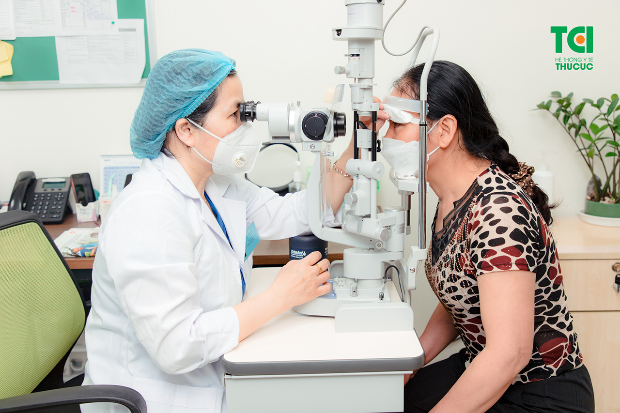 Việc tiến hành kiểm tra mắt định kỳ có thể giúp phát hiện sớm lão thị không?
