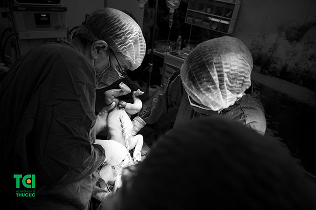 Thuận lợi đón em bé chào đời nhờ phương pháp sinh mổ do vị trí ngôi ngang ở cuối thai kỳ