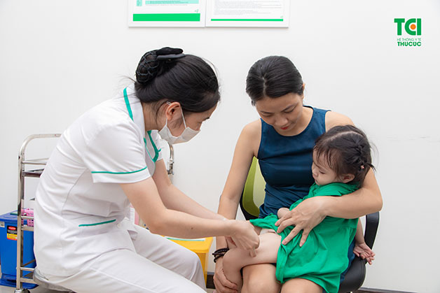 Vắc xin viêm não Nhật Bản Imojev được sử dụng cho trẻ em từ 9 tháng tuổi trở lên, là loại vắc xin thế hệ mới
