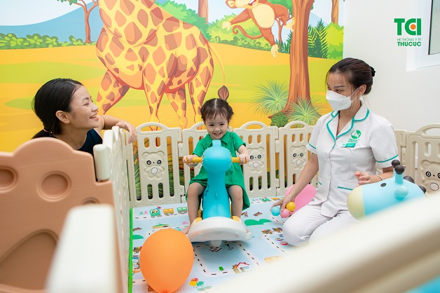 Hệ thống Y tế Thu Cúc TCI xây dựng khu vui chơi cho trẻ giúp bé có tinh thần thoải mái