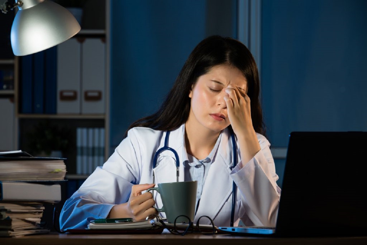 Những nguyên nhân mất ngủ gây đau đầu và lợi ích của việc tiêm