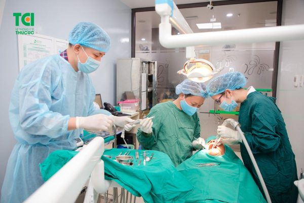 Phẫu thuật thường được chỉ định để nắn chỉnh hàm hô