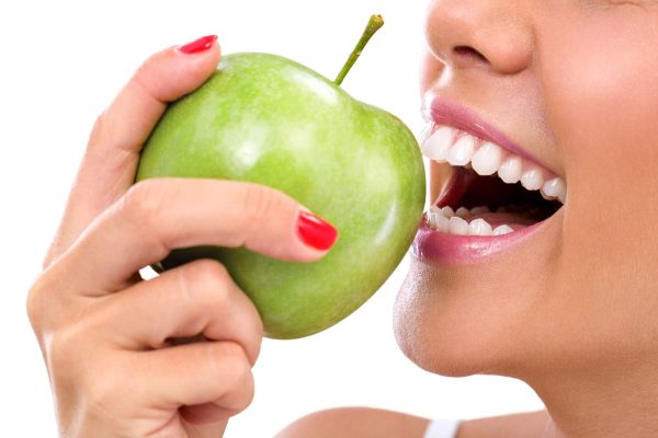 Xây dựng chế độ dinh dưỡng khoa học để bảo vệ hàm răng sau khi chỉnh hàm hô