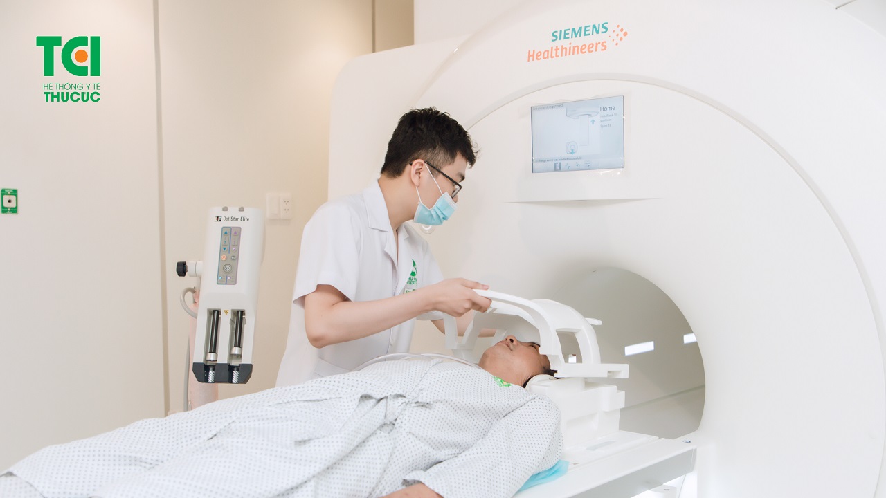 Những tiêu chí nào quan trọng trong việc chọn một phòng khám hay bệnh viện để chụp cộng hưởng từ MRI?

