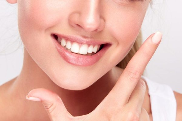 Tuổi thọ của răng sứ có thể kéo dài lên tới hơn 10 năm nếu chất lượng mão sứ tốt và được chăm sóc đúng cách