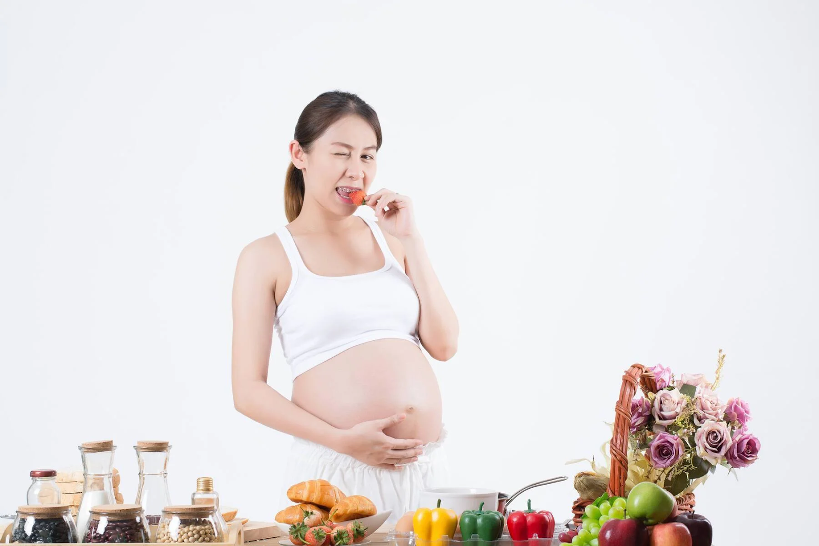 Mẹ nên bổ sung những loại thực phẩm giàu dinh dưỡng để có một thai kỳ khỏe mạnh 