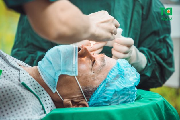 Tiêm Ocriplasmin nội nhãn không hiệu quả bệnh nhân sẽ được phẫu thuật cắt dịch kính