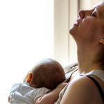 Bật mí phương pháp trị mất ngủ sau sinh cho các mẹ