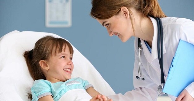 Bố mẹ nên đứa con tái khám sau đợt điều trị