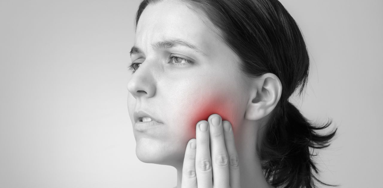 Các triệu chứng đau chân răng thường như thế nào?

