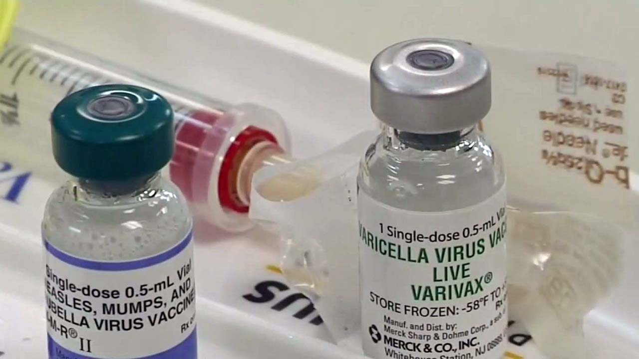 Vắc-xin Varivax có những thành phần chính nào?
