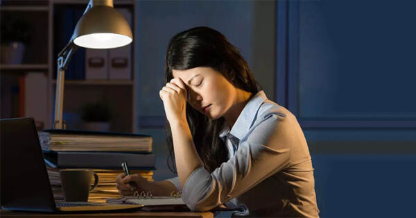 Thức khuya có đau dạ dày không?