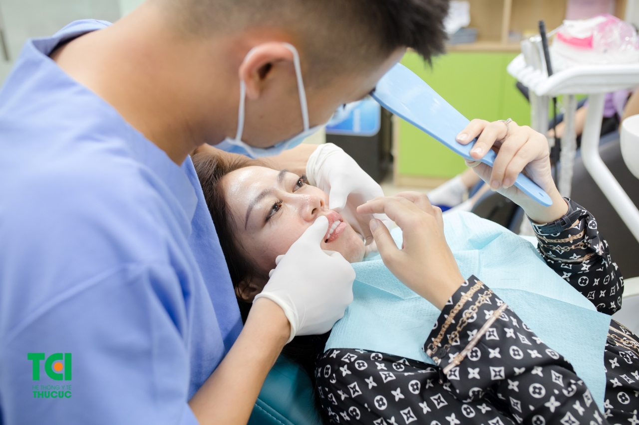  Dấu hiệu răng sứ bị hở : Cách nhận biết và xử lý hiệu quả