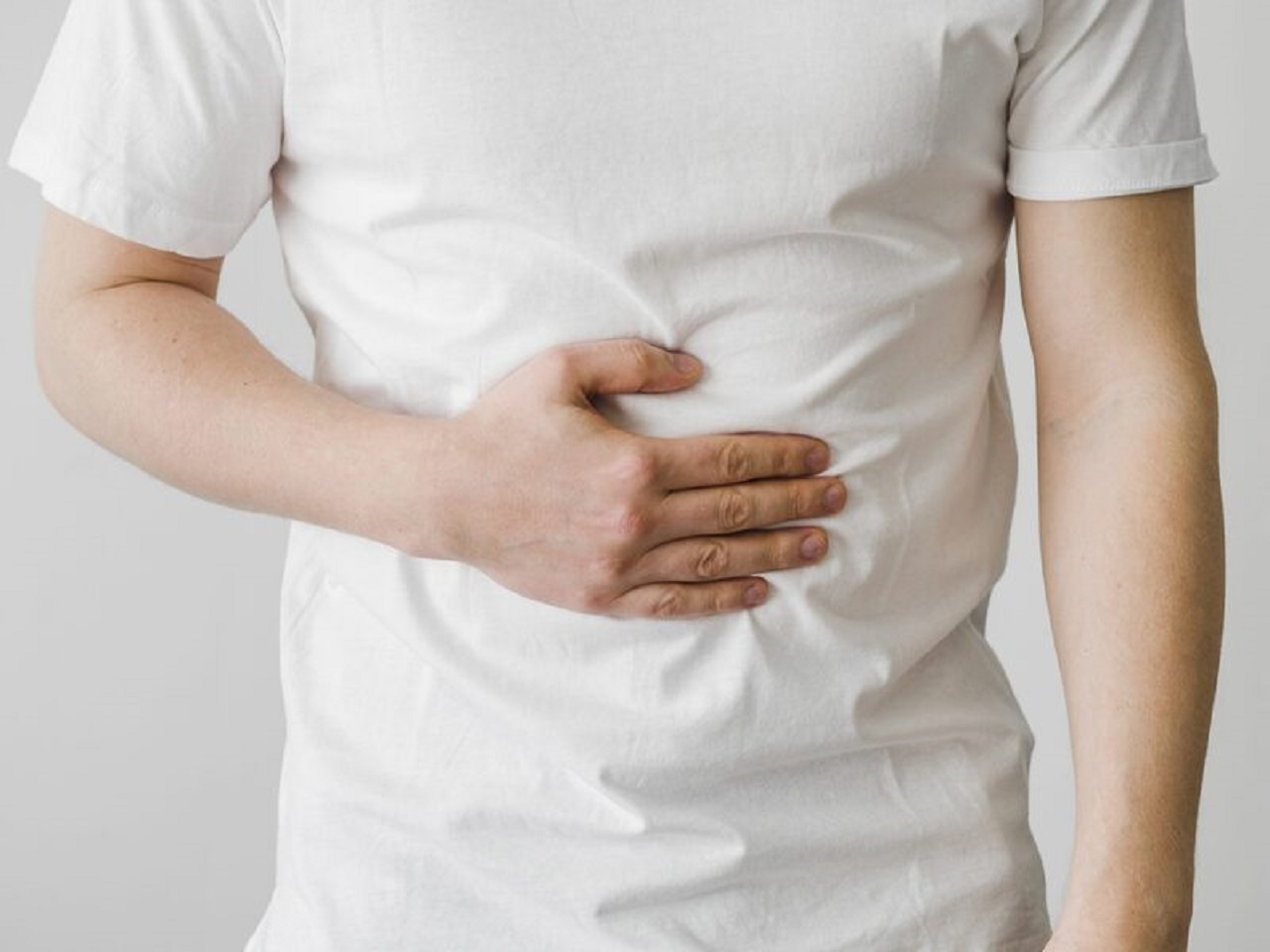 Ngoài việc xoa bóp bụng, còn phương pháp nào khác để giảm đau dạ dày ngay lập tức?
