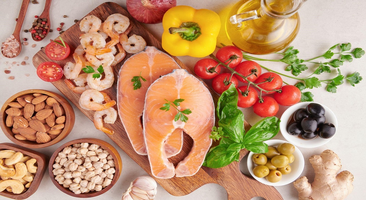 Thực phẩm giàu omega-3 có lợi ích gì đối với người bị thiếu máu tim cục bộ?
