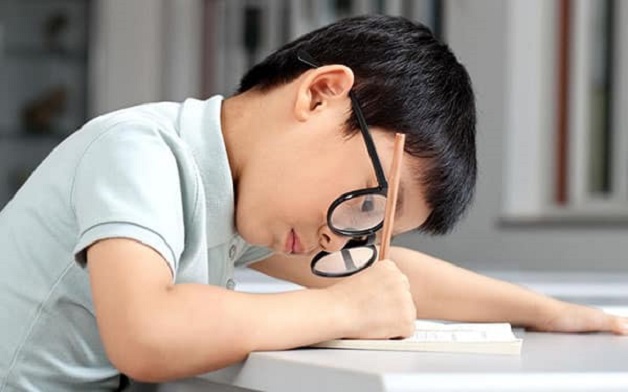 Nhấn vào ảnh để phóng to tật khúc xạ học đường