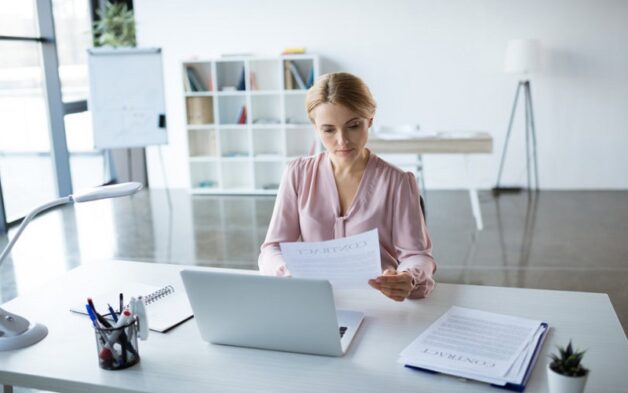  Tiêm Trĩ Bác Sĩ Trưởng Lê - Người làm công việc văn phòng có nguy cơ bị trĩ rất cao