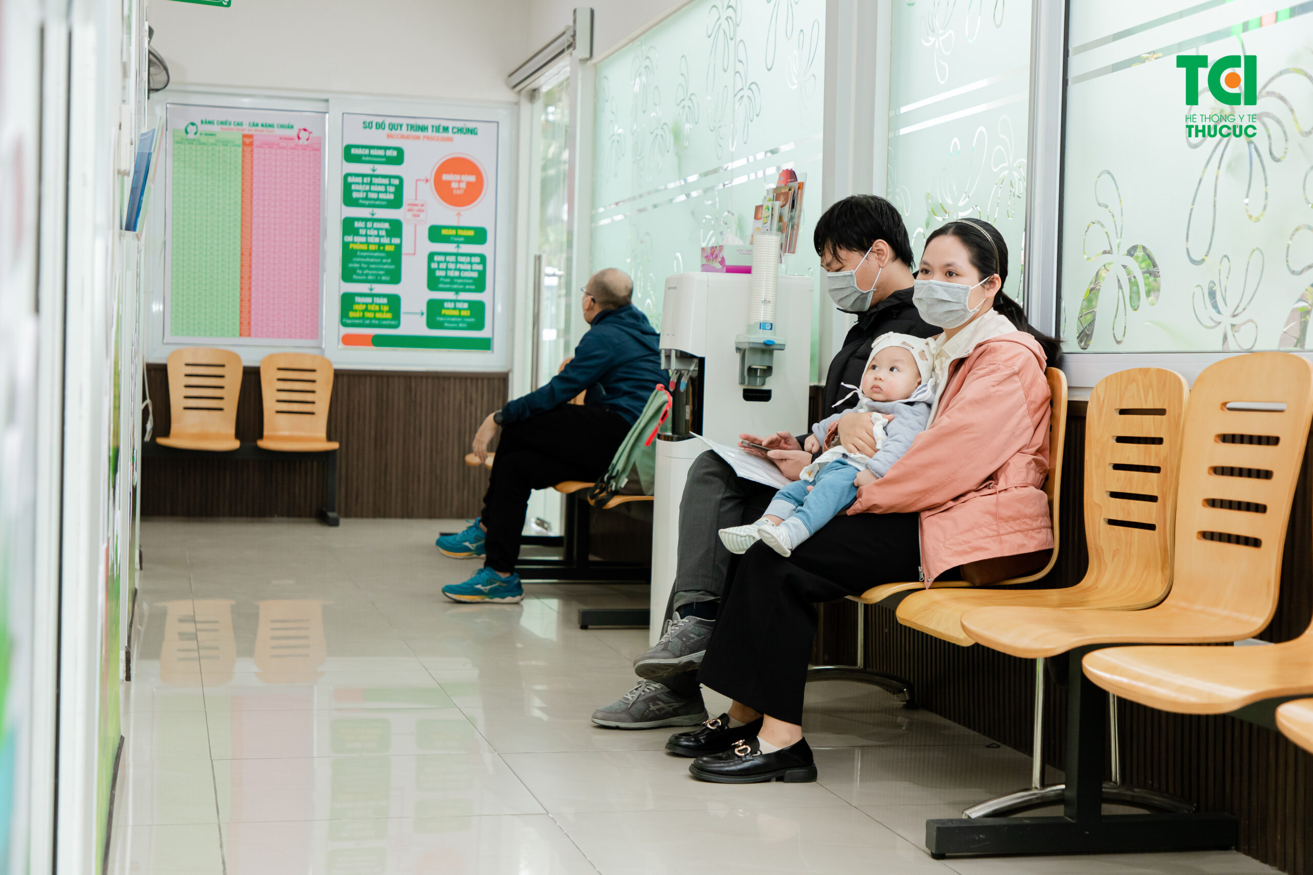 Tất cả mọi người đều nên chích ngừa cúm A để bảo vệ sức khỏe của bản thân và gia đình