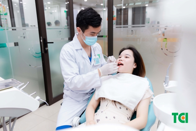 răng sứ rớt ra
