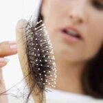 Cách giúp mẹ bầu khắc phục tình trạng rụng tóc sau sốt xuất huyết