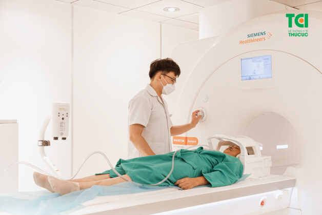 Chụp cộng hưởng từ chẩn đoán đột quỵ.