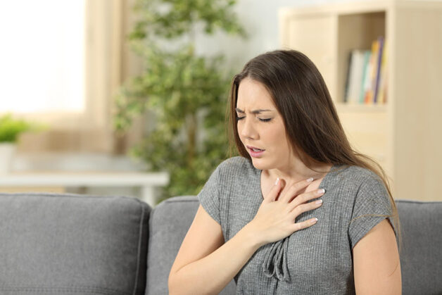 Dạ dày đầy hơi gây khó thở