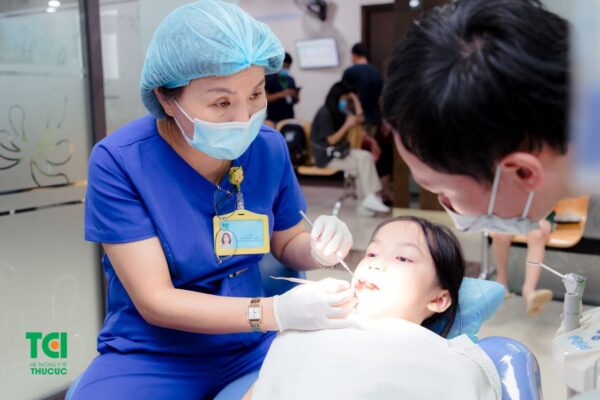 Cao răng ở trẻ em dễ gây viêm nướu