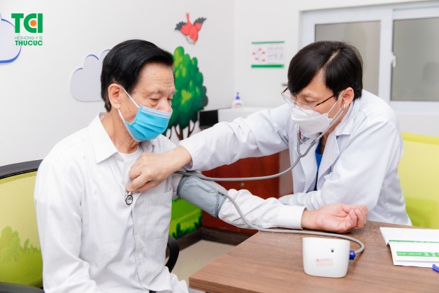 khám sàng lọc trước tiêm