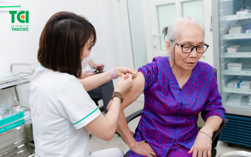 các mũi tiêm cho người cao tuổi