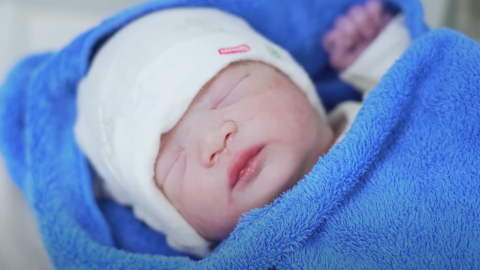 Sinh mổ kết hợp bóc tách u xơ tử cung to