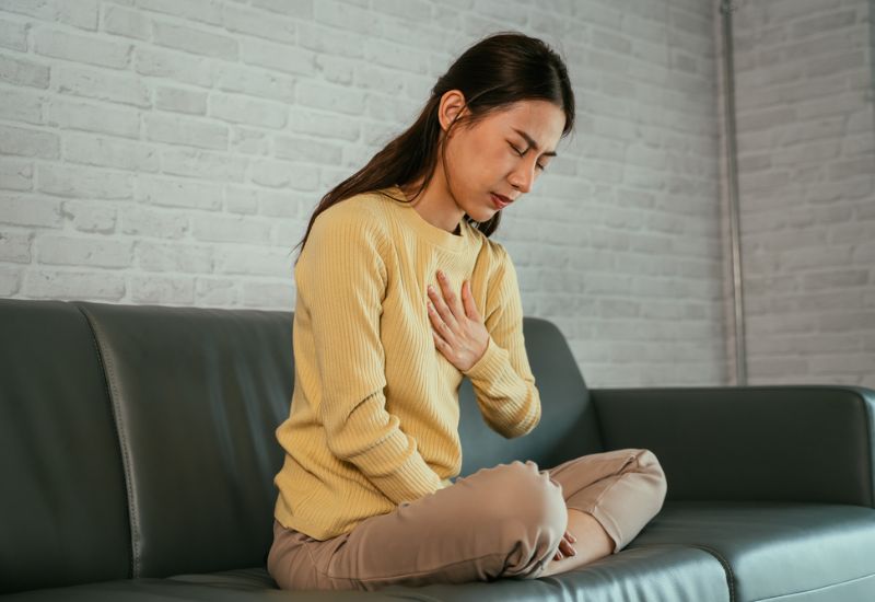 Triệu chứng của trào ngược gây khó thở